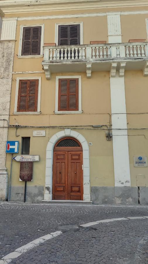 Piccolo Paradiso In Pieno Centro Castel Di Sangro Exterior photo